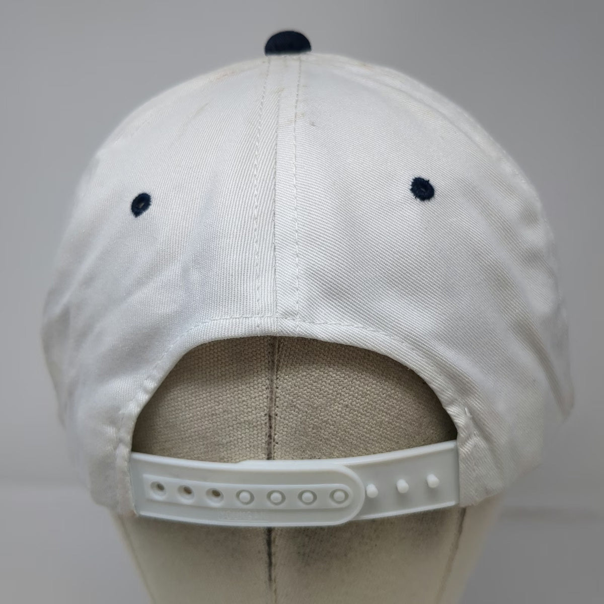 Young An Snapback Hat White 65th Anniversary Puffin 1937-2002 Cotton Vintage