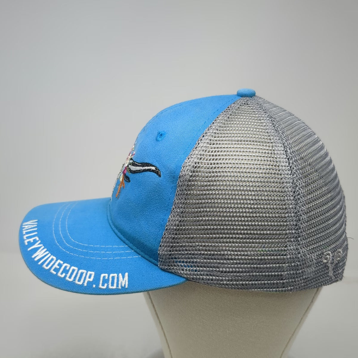 Vie Trucker Hat Blue Gray White One Size Mesh Floral Longhorn Skull Embroidery