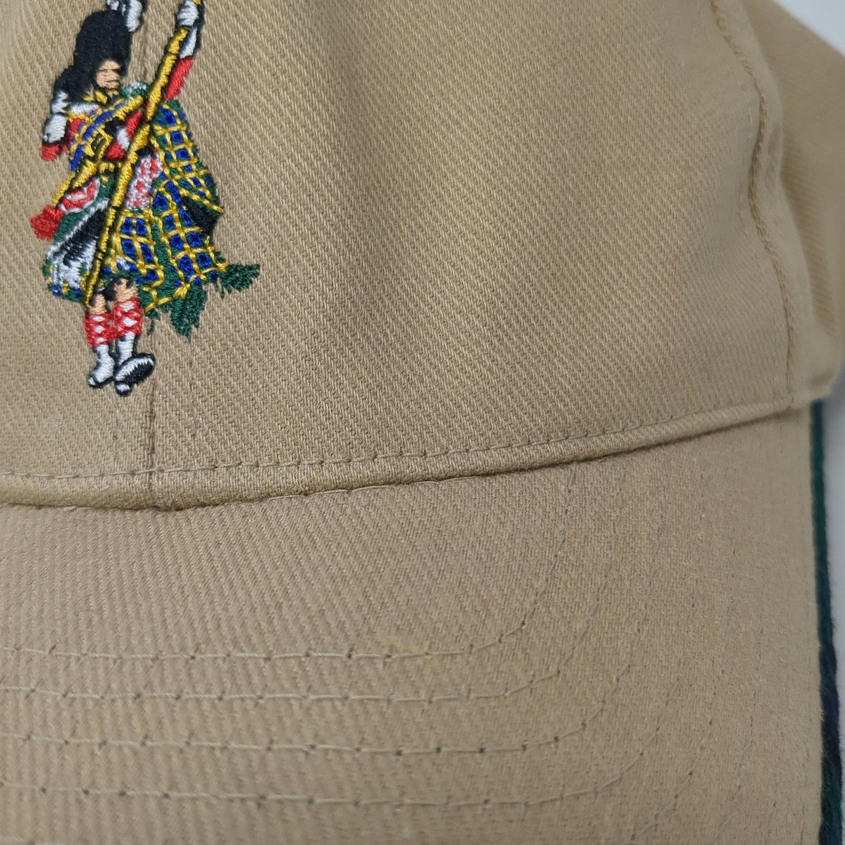 Flexfit Dewars Scotch Whisky Highlander Tartan Beige Blue Green M Fitted Hat