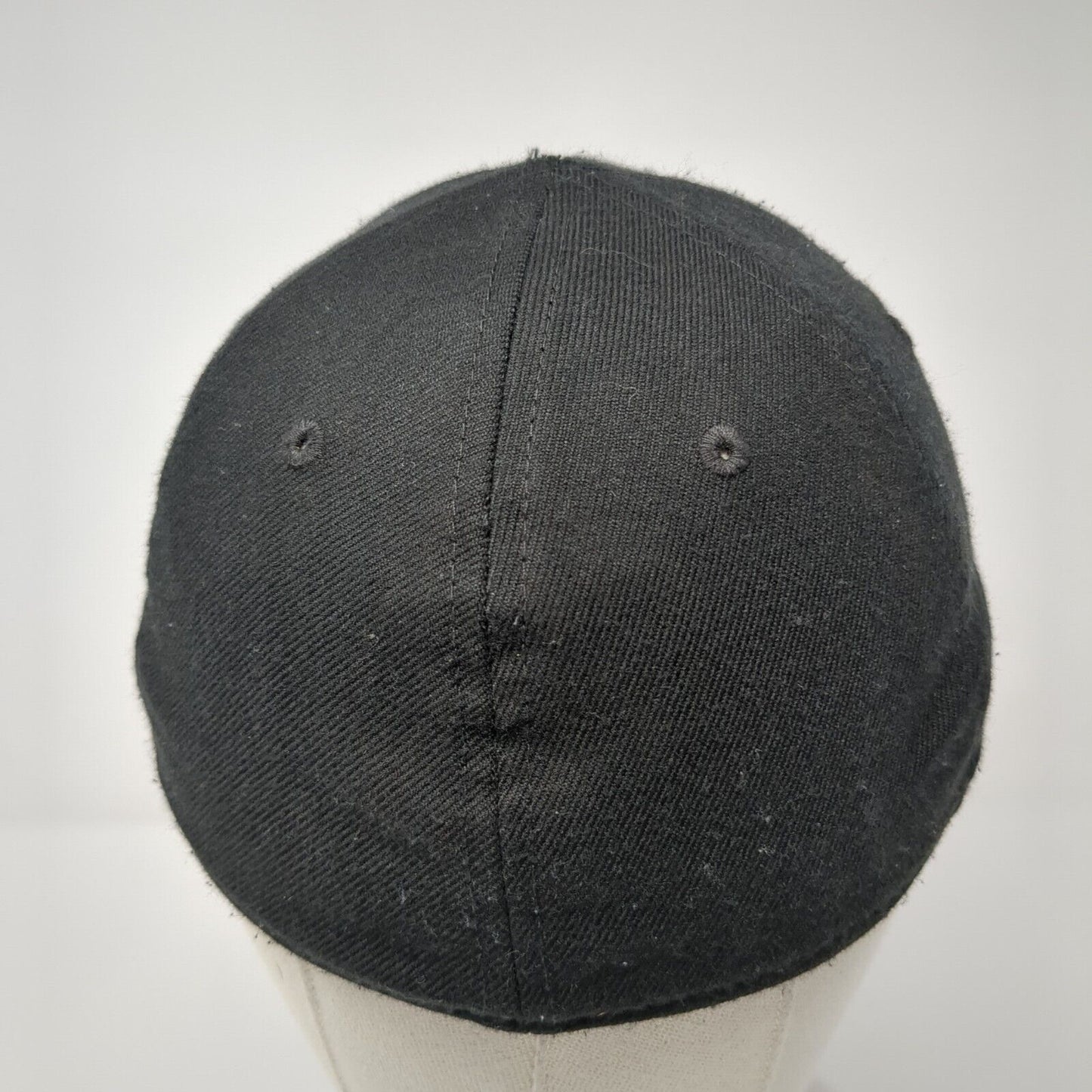 Under Armour Fitted Hat Black S/M Embroidered Vented Holes 6 Panel Blank