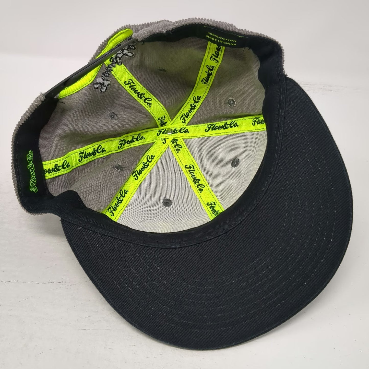 Flow & Co. Snapback Gray Black Green Hat OS Corduroy Rage 3D Puff Flat Brim