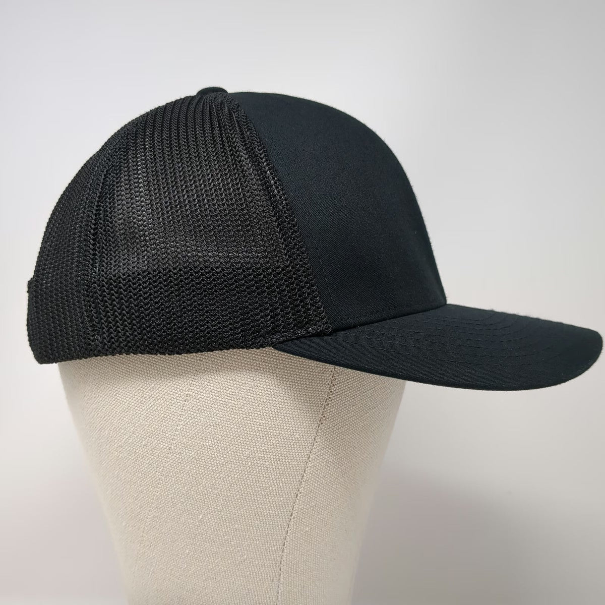 TravisMathew Trucker Hat Black One Size Snapback Mesh Flexfit 110 Golf Logo