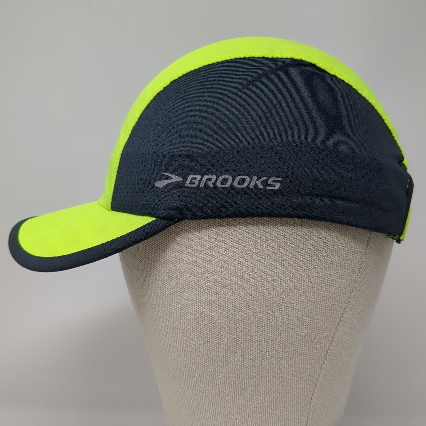 Brooks Baseball Cap Green OSFM Adjustable Mesh Running Performance Sports Hat
