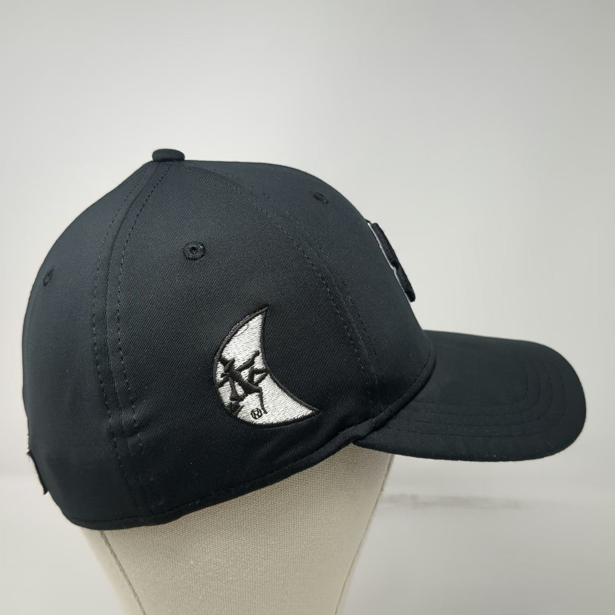 Black Clover Baseball Cap Black L/XL Fitted Stretch Ditch Witch Logo Hat