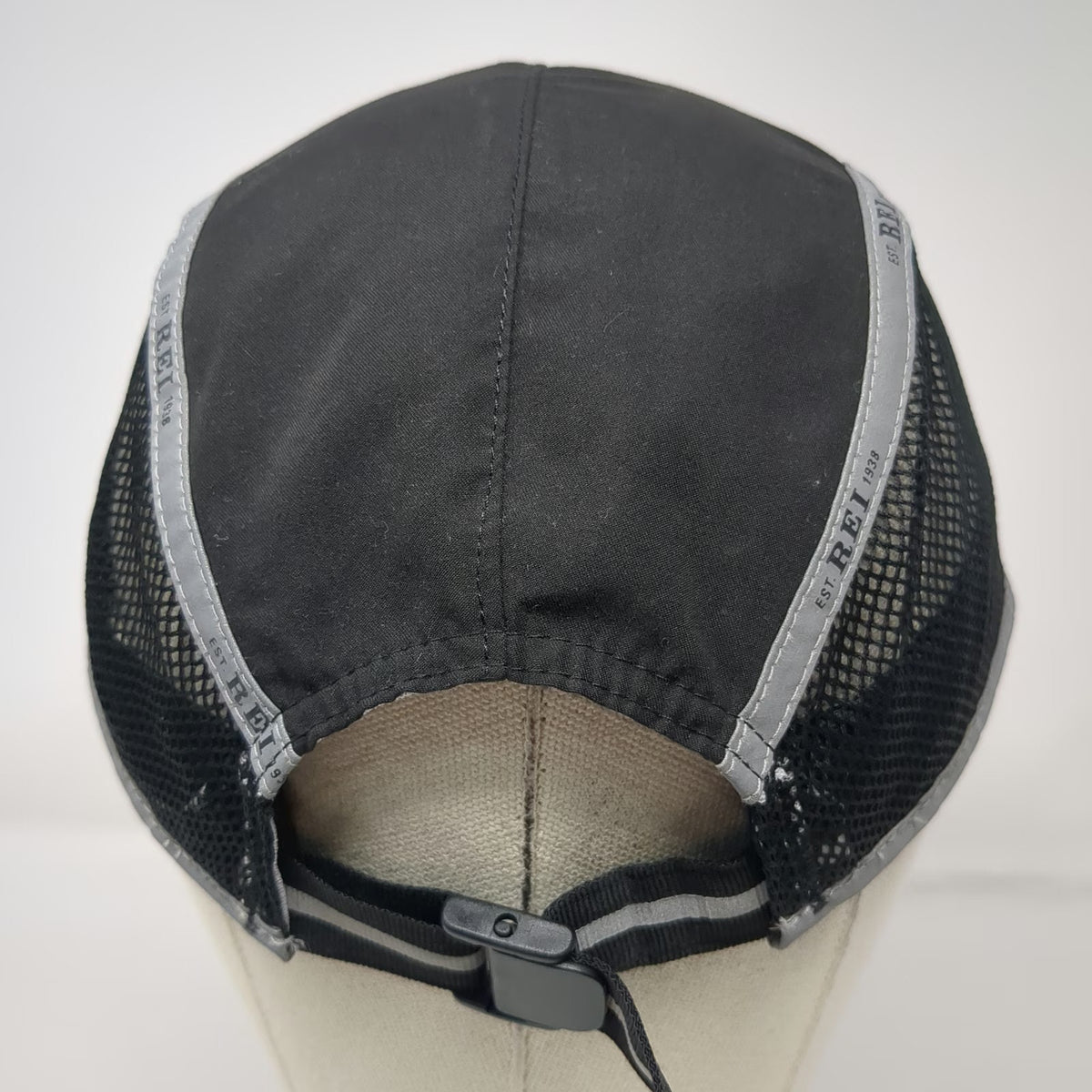 REI Baseball Cap Black One Size Reflective Mesh Strapback Hat Performance Run