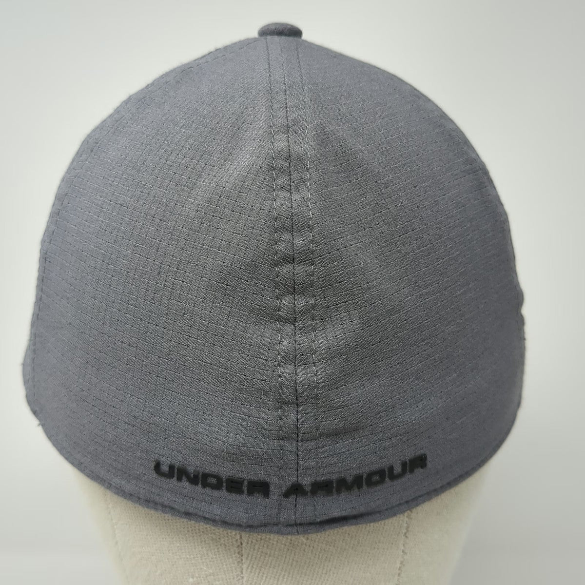Under Armour Baseball Cap Gray L Fitted Textured Polyester Moisture Wicking Hat