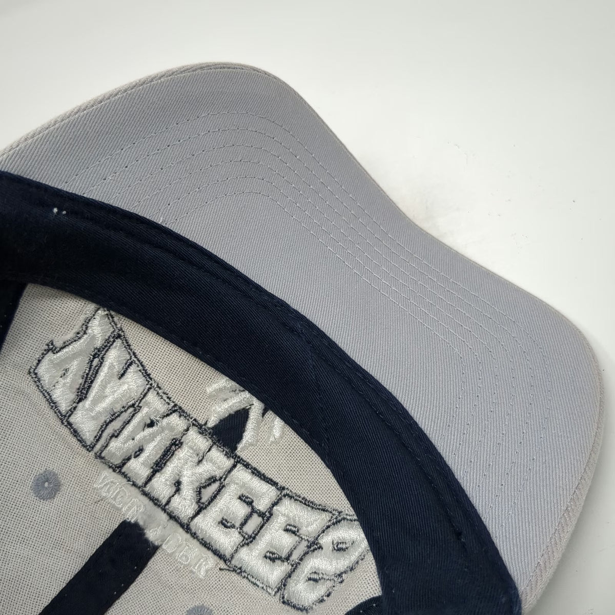 Fan Favorite New York Yankees MLB Baseball Cap Gray Blue One Size Strapback Hat