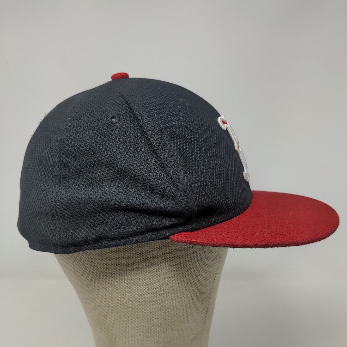 New Era Men's Fitted Hat Blue Size 7 3/8 Embroidered Boston Red Sox Logo