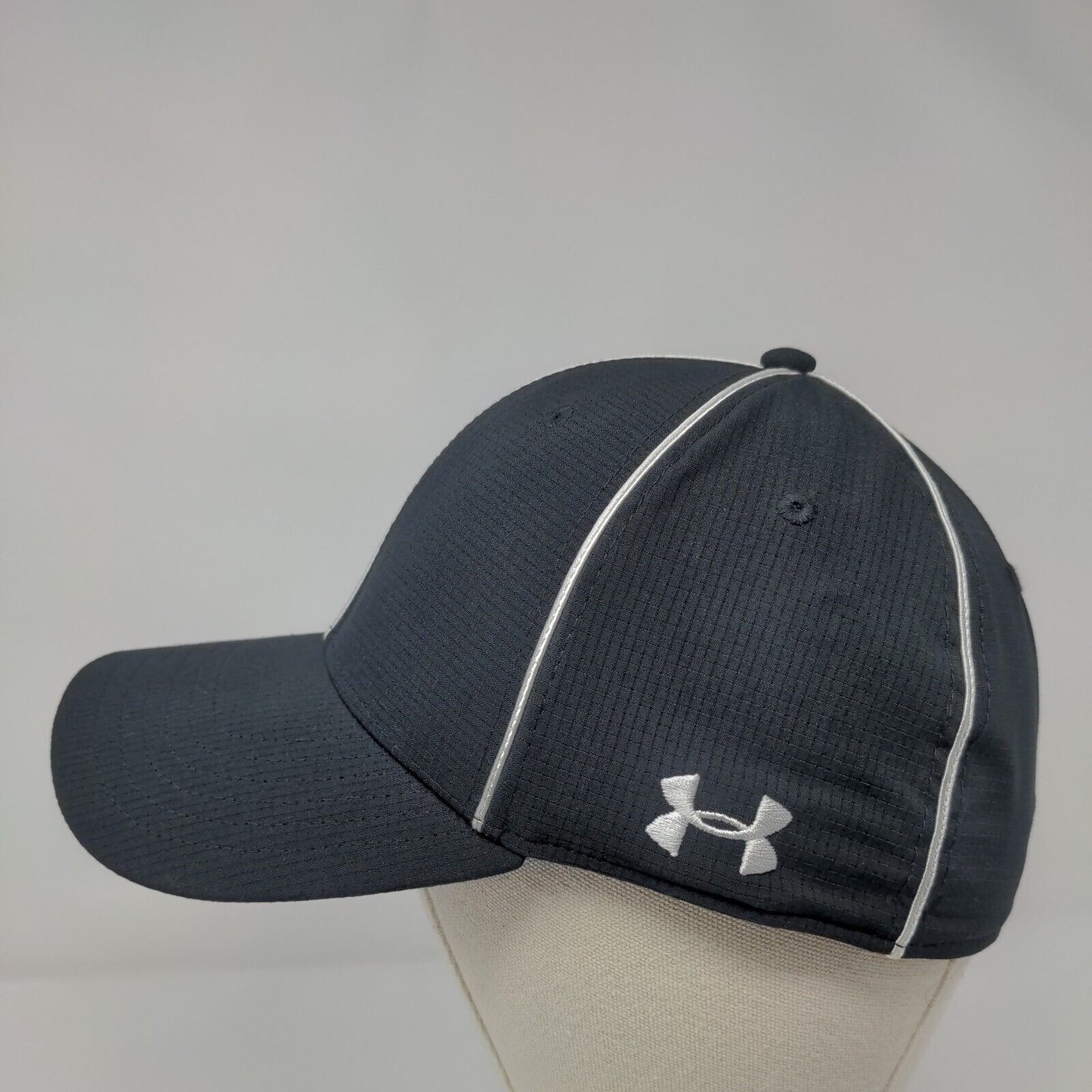 Under Armour Fitted Hat Black Large/XL Embroidered 6 Panel Piping