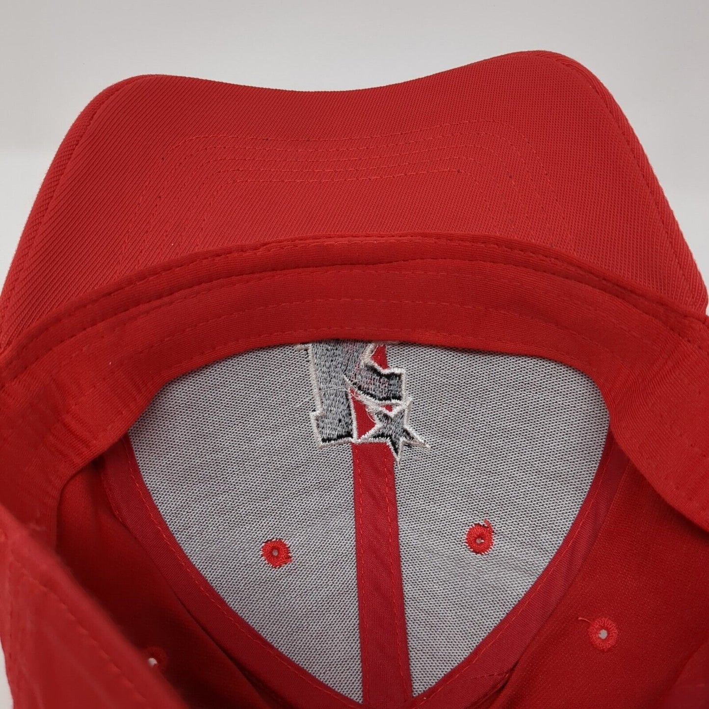 Reebok Hockey Fitted Hat Red Size L/XL Embroidered Vented Holes 6 Panel