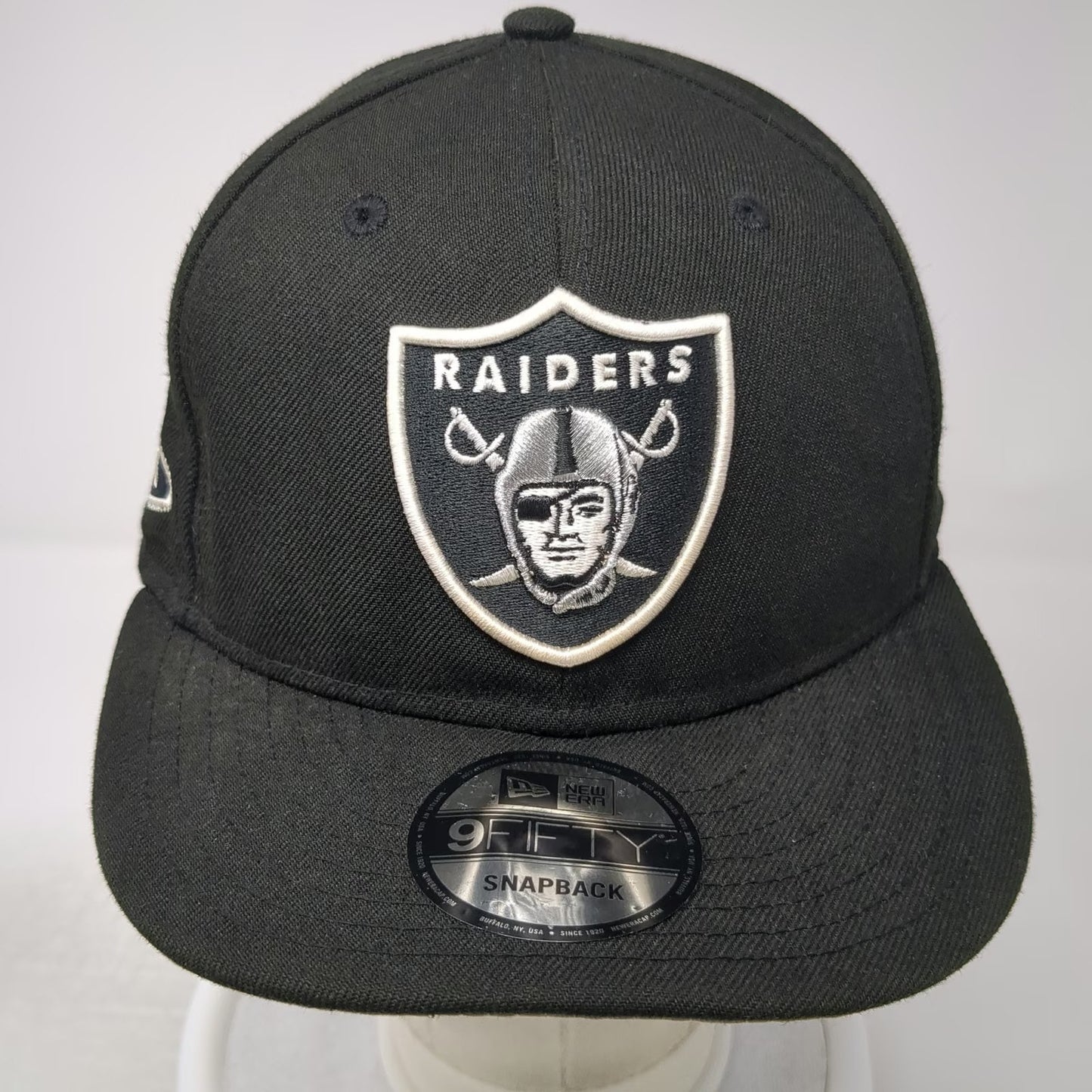 Las Vegas Raiders NFL New Era Snapback Black One Size Flat Brim Side Patch Hat