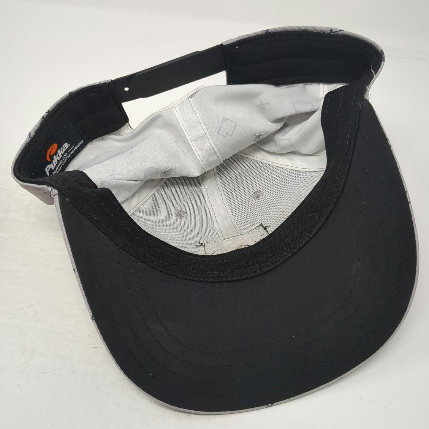 Pukka Entrada Snow Canyon Golf Hat Gray One Size Snapback Utah Pattern Flat Brim