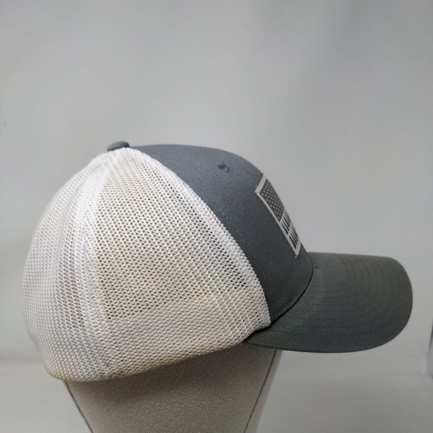 Columbia Fitted Mesh Back Hat Gray White Size S/M Embroidered Tree Flag Logo