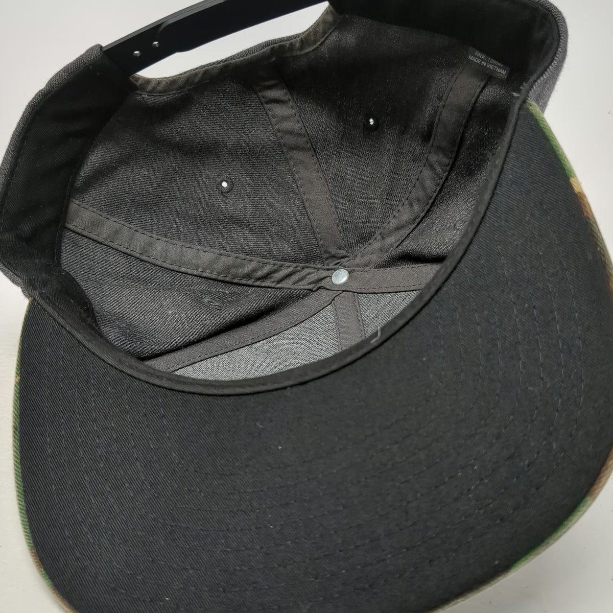 Rogue Fitness Snapback Hat Gray Green Brown Camo One Size Dare Risk Dream Patch