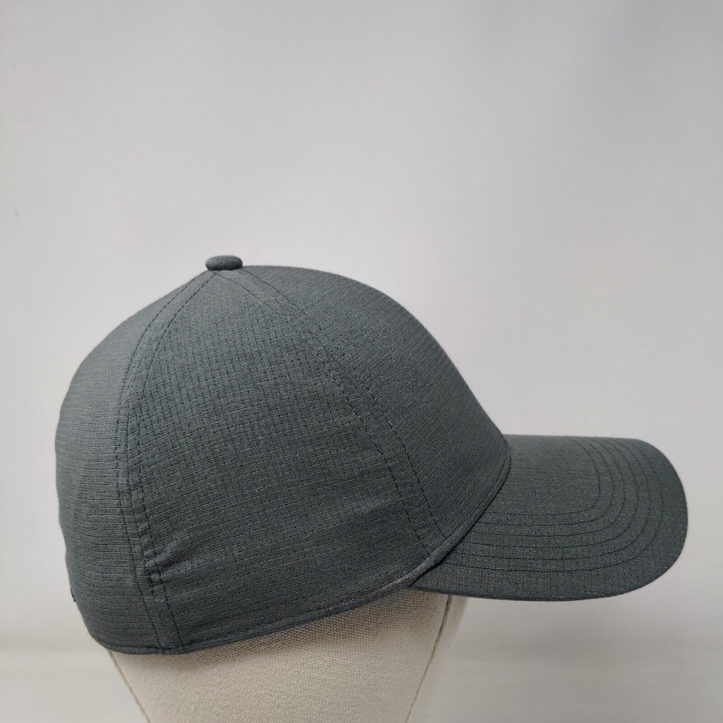 Under Armour Fitted Hat Gray One Size Lightweight Breathable 6 Panel