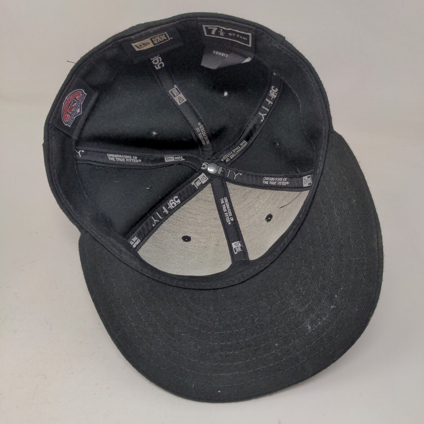 New Era Men's Fitted Hat Black Size 7 1/4 Embroidered Indianapolis Indians Logo