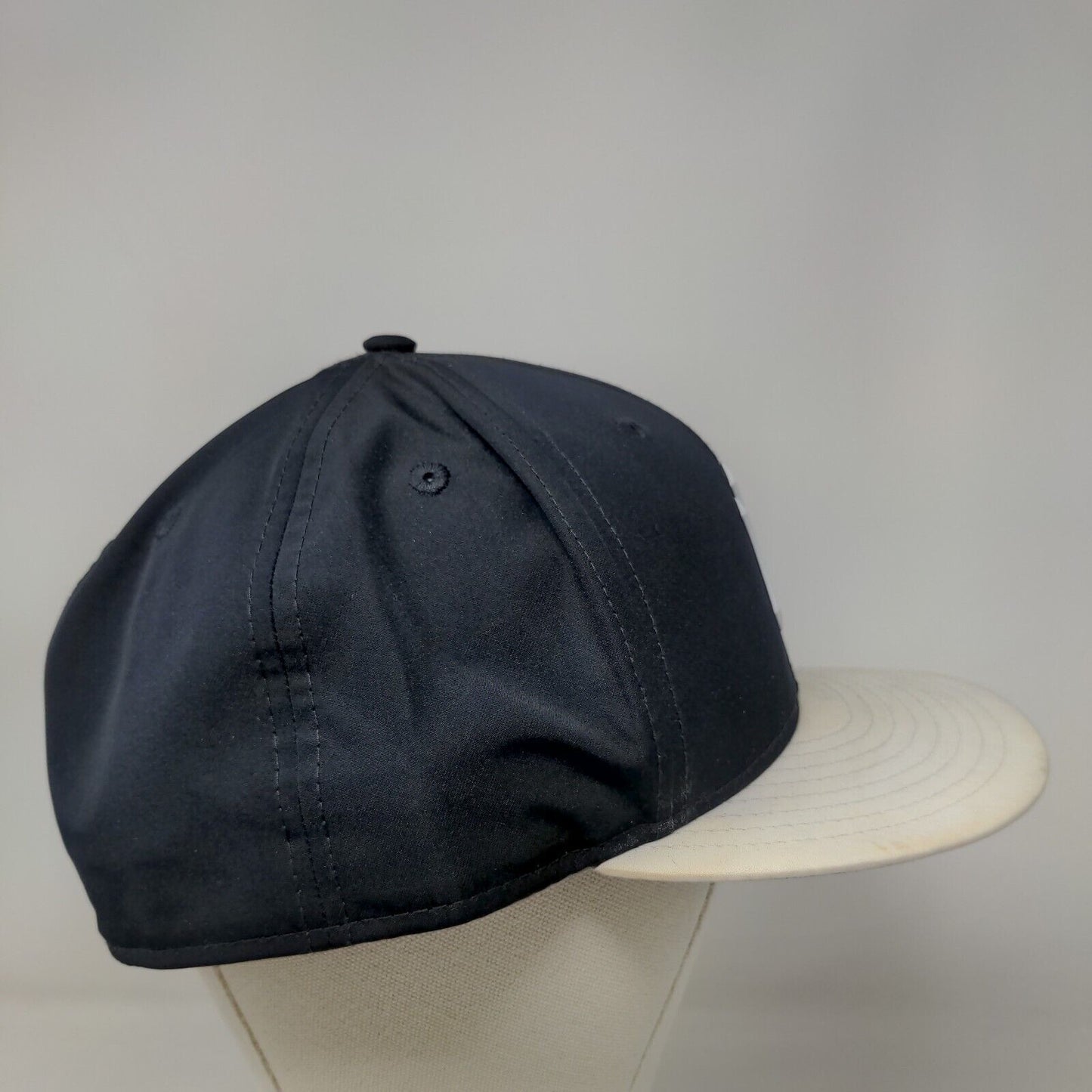 New York Yankees Fitted Hat Black 7 7/8 New Era 59Fifty Embroidered Logo MLB