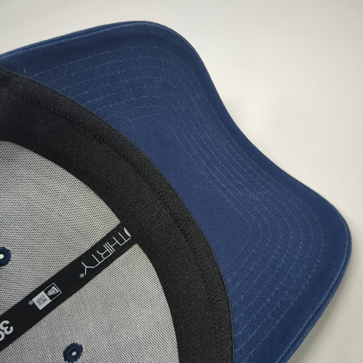 Seattle Seahawks NFL New Era Blue L Mesh Cap Stretch 39THIRTY Green Stitch Hat