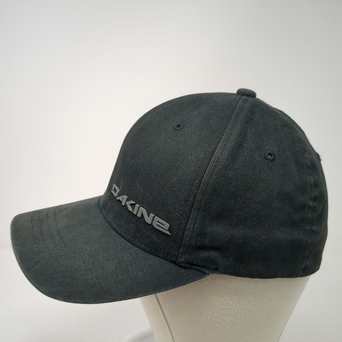 Dakine Baseball Cap Black One Size Flexfit Raised Logo Cotton Spandex Curved Hat