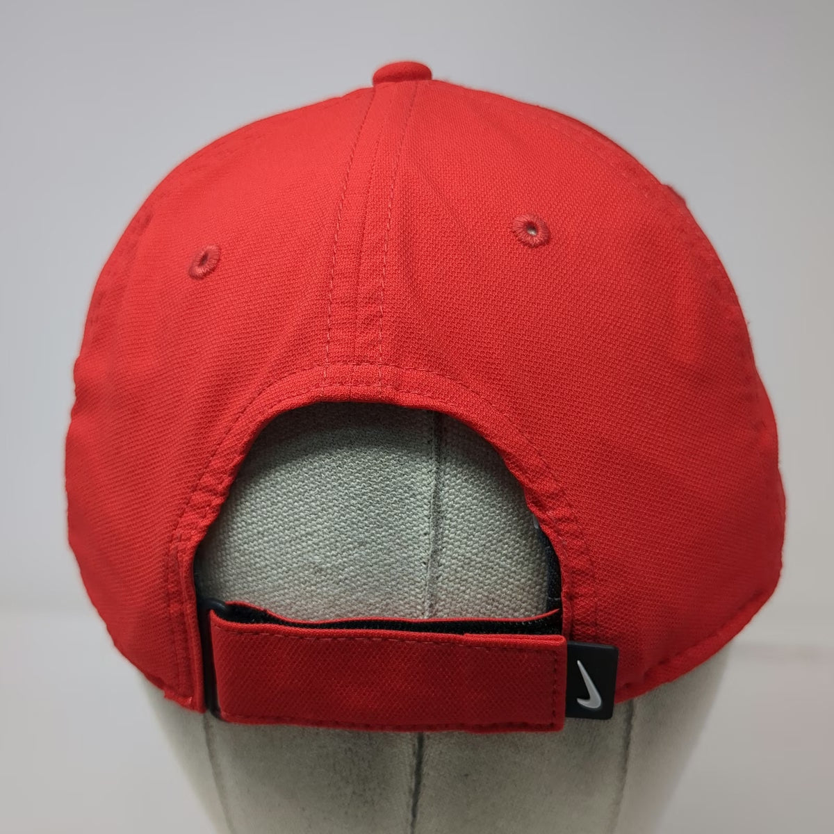 Nike Baseball Cap Red L Dri-FIT Strapback Embroidered Swoosh Logo Athletic Hat