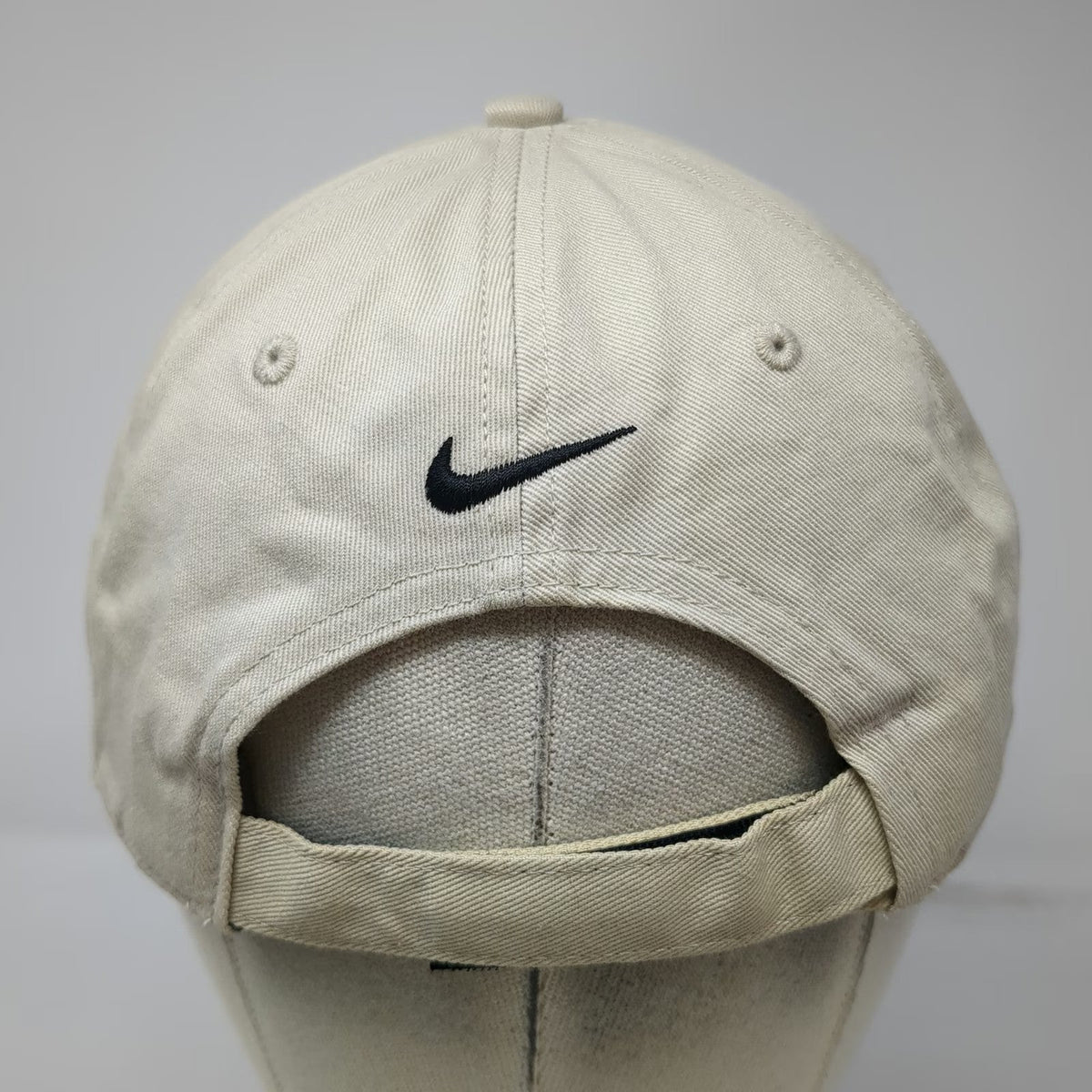 Nike Golf Baseball Cap Beige One Size Strapback Sun Valley Embroidered Logo Hat