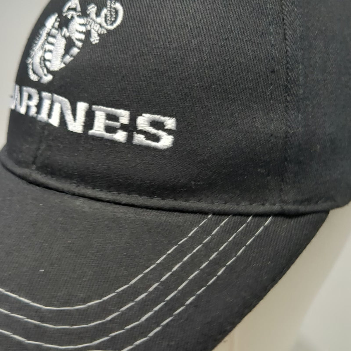 Snapback Black Hat One Size US Marines Made In USA Red Sandwich Brim Gray Stitch
