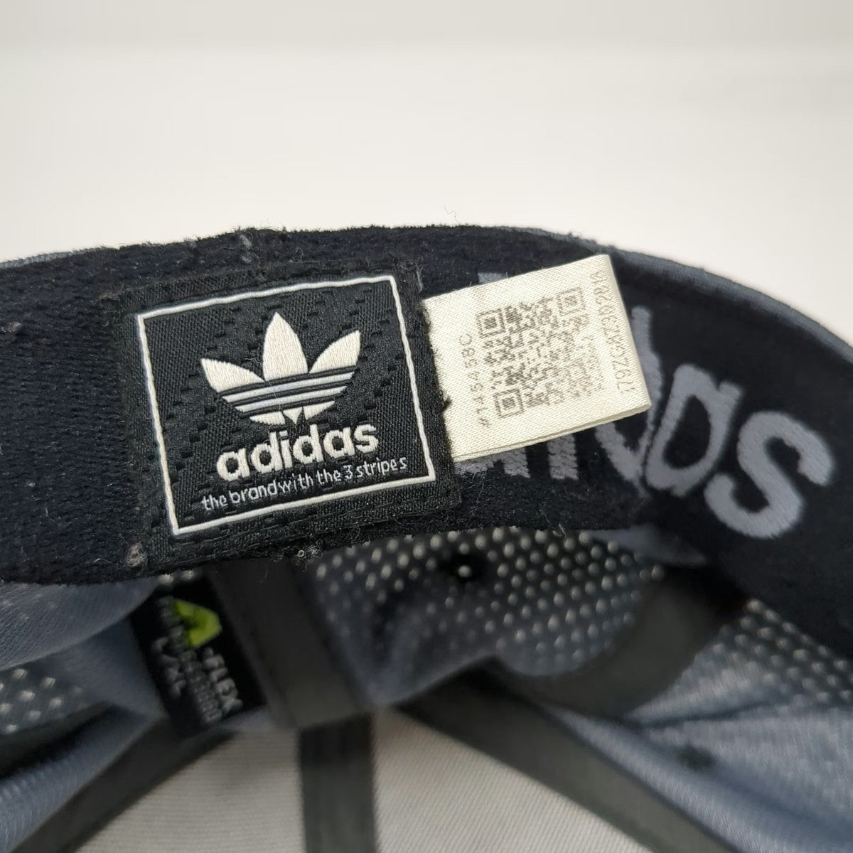 Adidas Baseball Cap Gray XL A-FLEX Stretch Fit Breathable Mesh Trefoil Logo hat