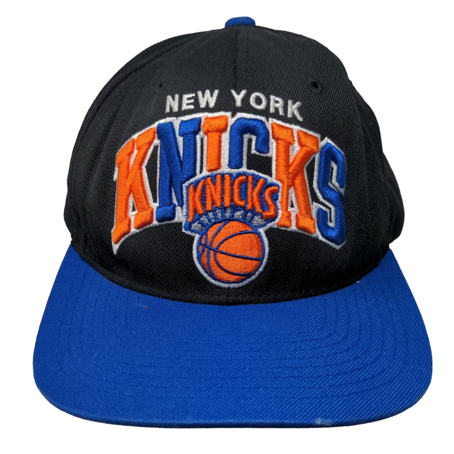 New York Knicks Snapback Hat Black Blue Embroidered Logo NBA Mitchell & Ness