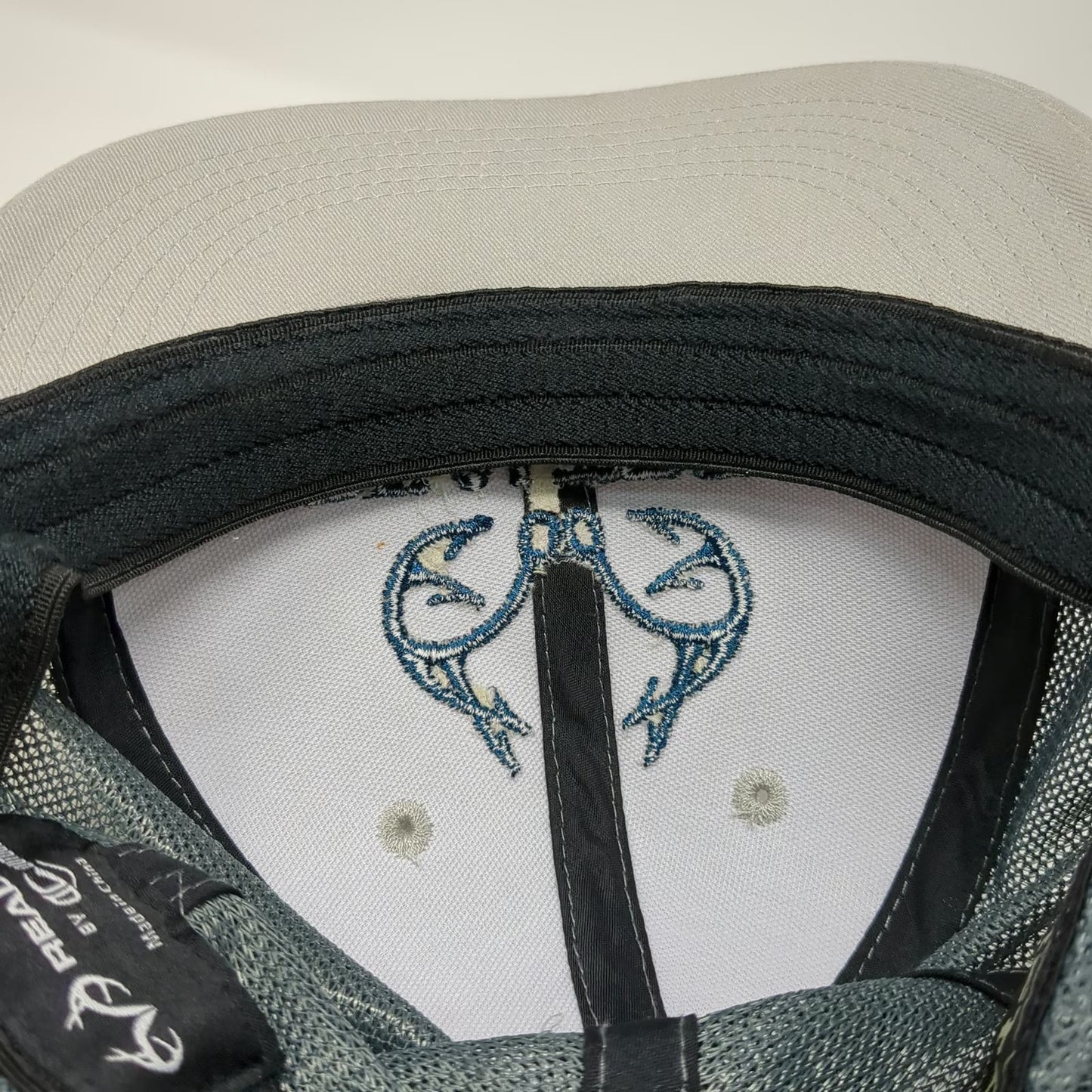 Realtree Baseball Cap Gray Blue M Fishing Hook Logo Mesh Back Stretch Fitted Hat