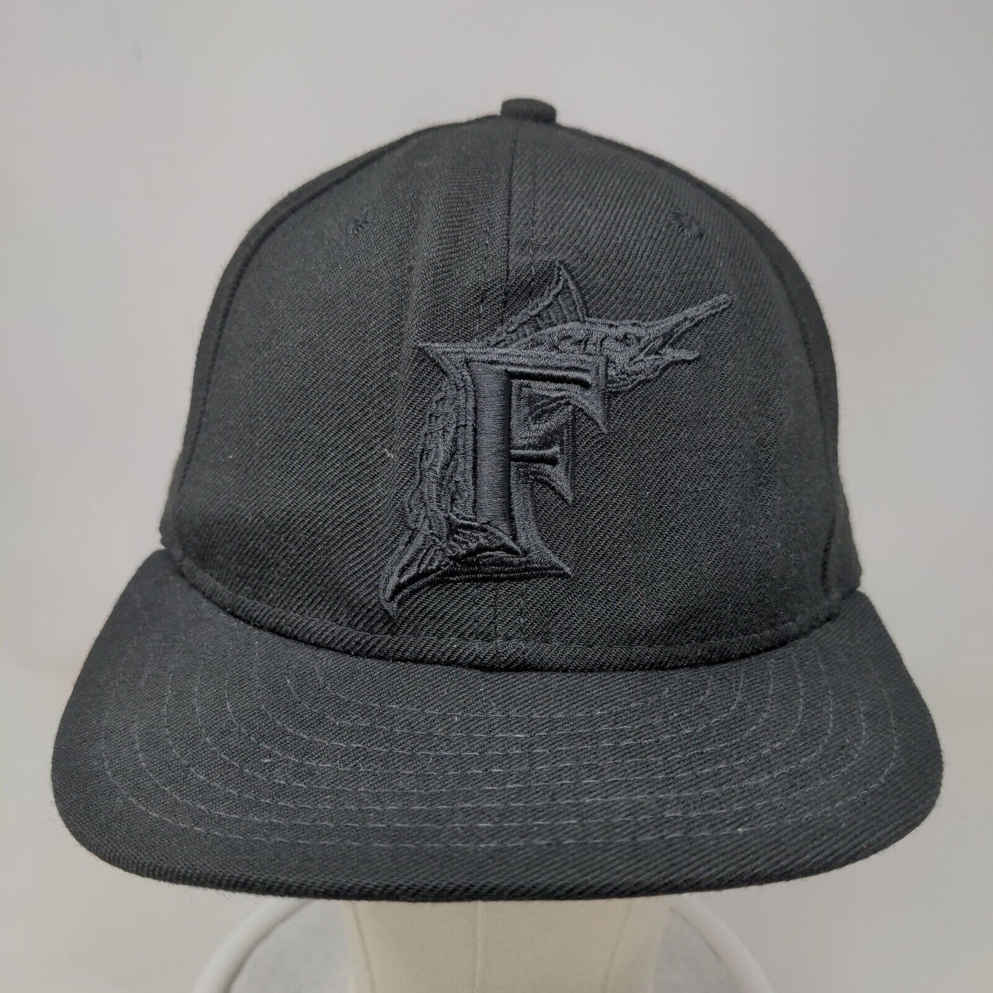 New Era Men's Fitted Hat Black 8 Embroidered Florida Marlins Logo 59Fifty