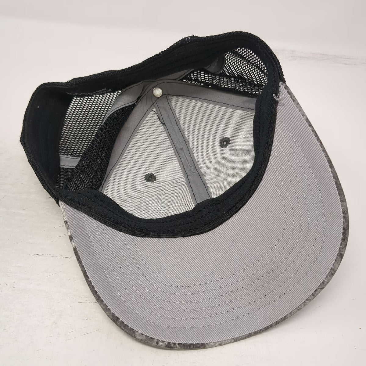 Realtree Baseball Cap Gray Black XL Fitted Mesh Camo Fishing Rubber Patch Hat