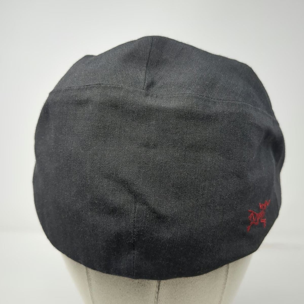 Arc'teryx Quanta Cap Gray L - XL Fitted Hat Red Logo Polyester Aramid Blend