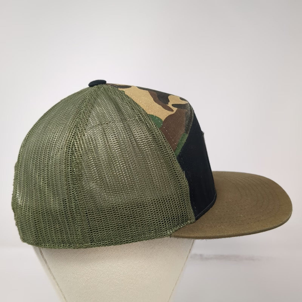 The Perch Trucker Hat Green Black OSFM Camo Mesh Idaho Flat Brim 1976 Elephant