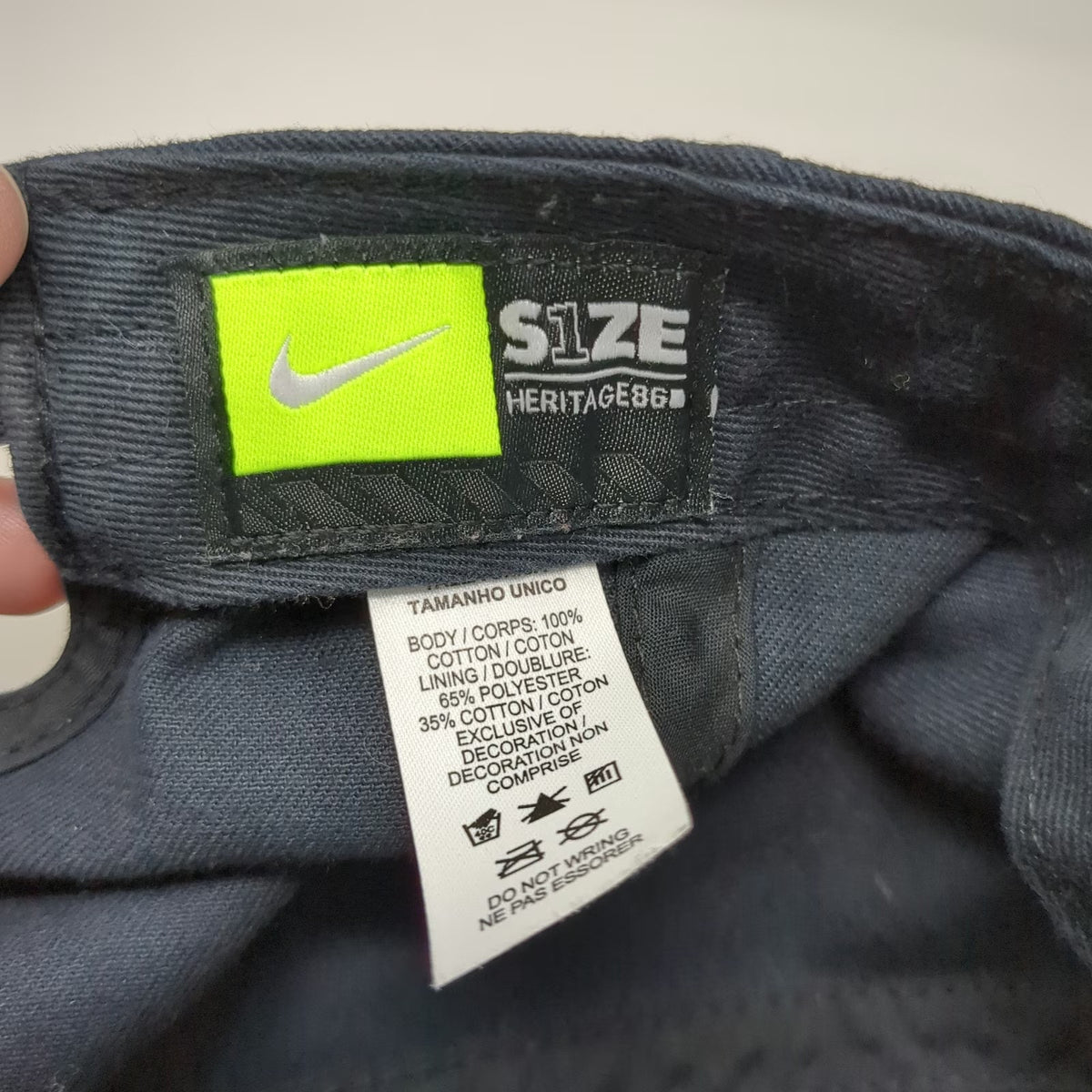 Nike Baseball Cap Black One Size Slideback Cotton Embroidered Swoosh Logo Hat