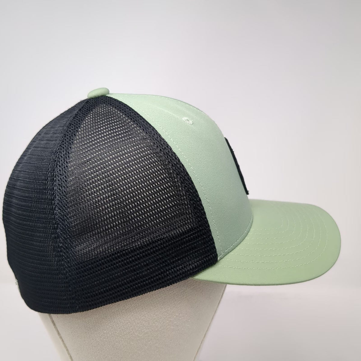 Hurley Baseball Cap Green M Mesh Back Flexfit Fitted Logo Sport Performance Hat