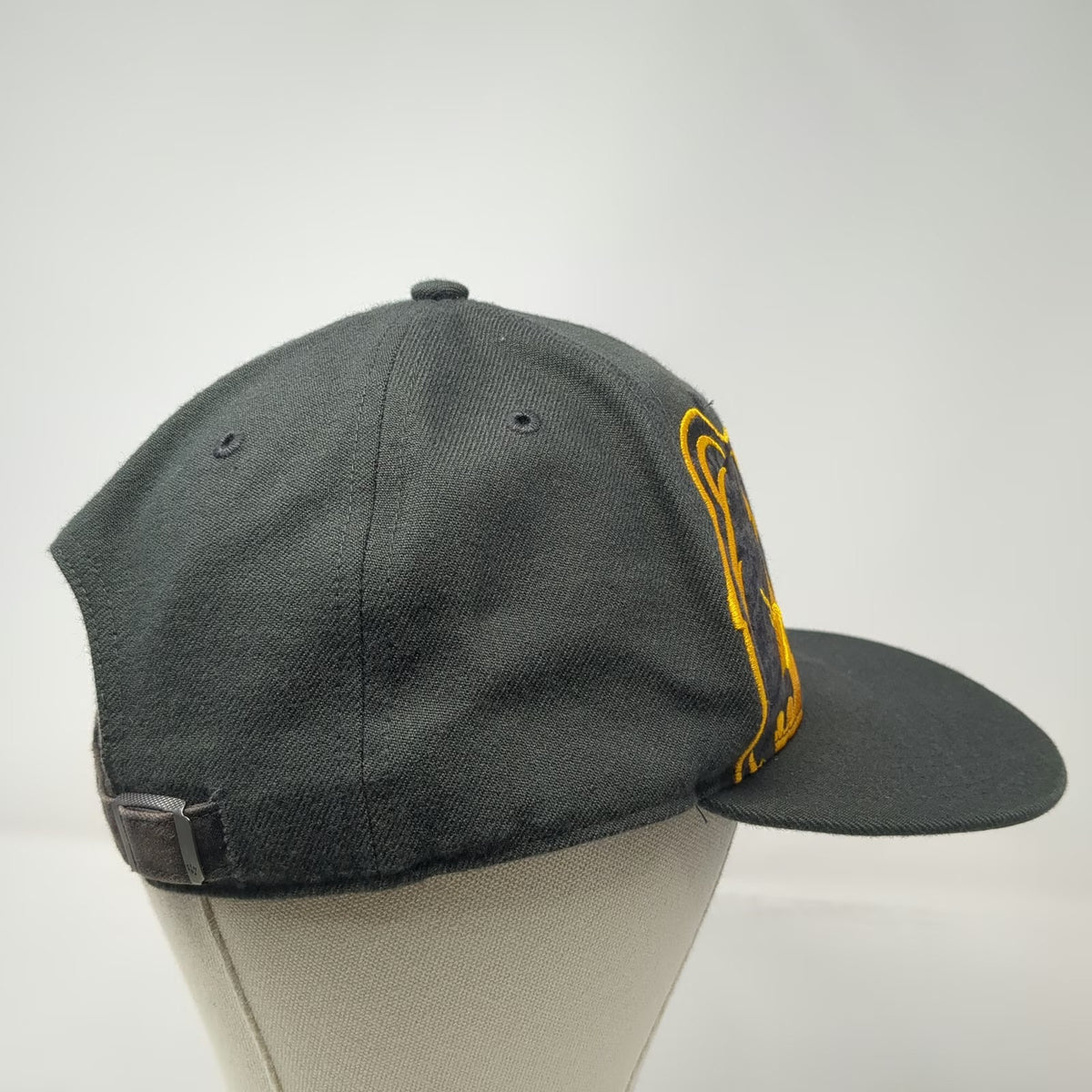 47 Boston Bruins NHL Gray Yellow One Size Cap Bear Logo Slideback Embroidery Hat