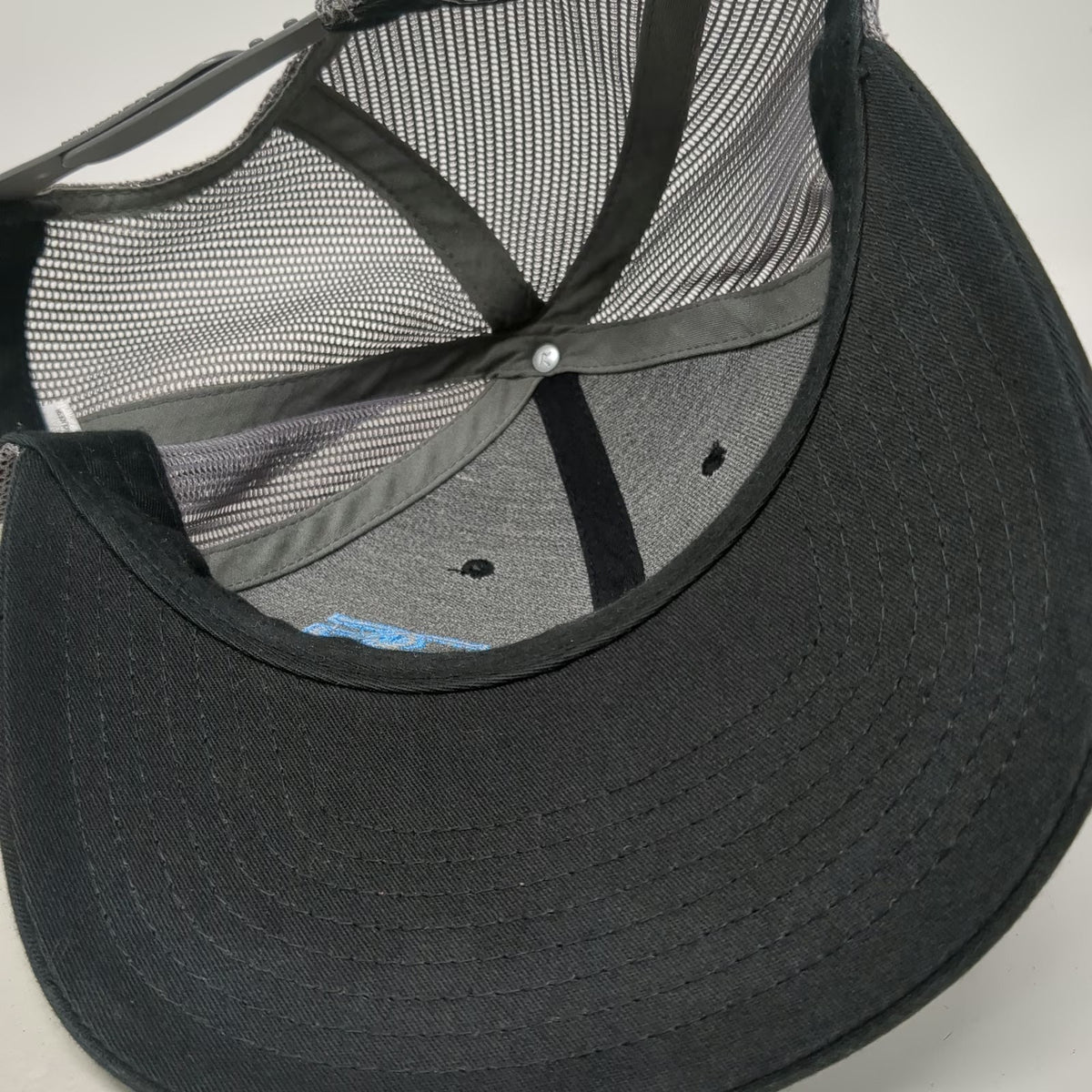 Richardson Trucker Hat Black One Size Snapback Gray Mesh Cherry Gulch Logo Blue
