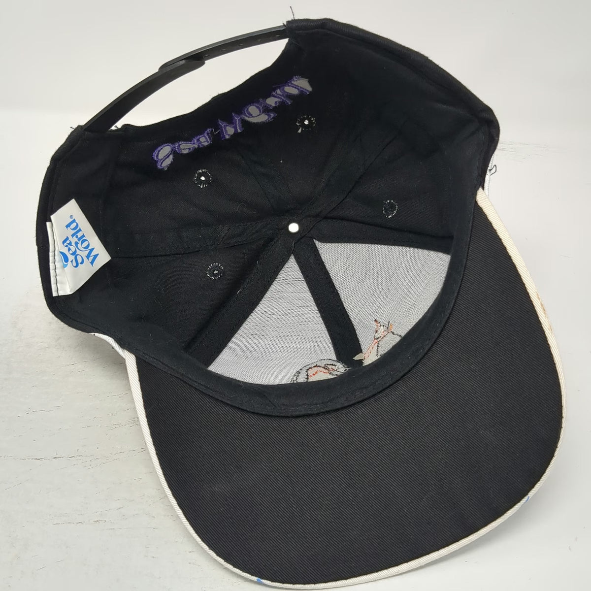 SeaWorld Snapback Black White OS Penguin Graphic Embroidered Waves Hat Vintage