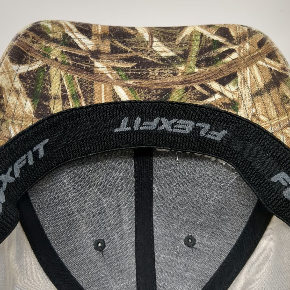 Flexfit Baseball Cap Brown XL Mossy Oak Blades Camo Roadrunner Glass Logo Hat