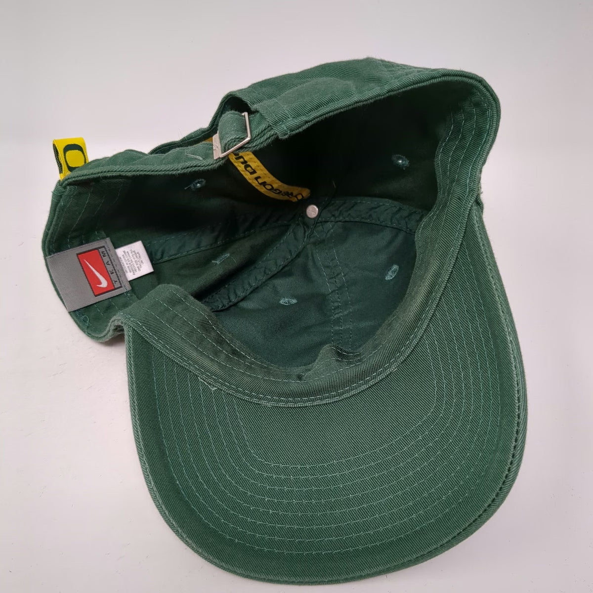 Nike Oregon Ducks NCAA Cap Green One Size Embroidered Logo Slideback Strap Hat