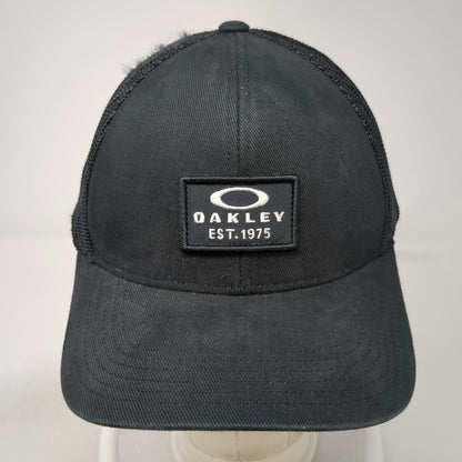 Oakley Trucker Hat Black One Size Mesh Back Snapback Logo Patch Structured