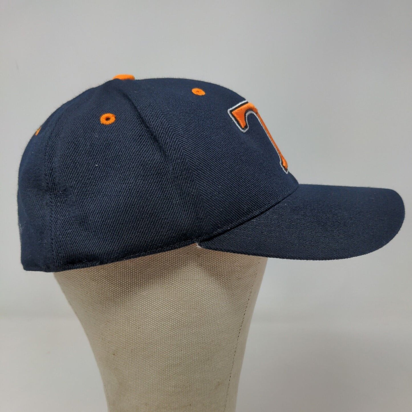 Top of the World Mens Fitted Hat Blue Size 7 3/8 Embroidered University of Texas