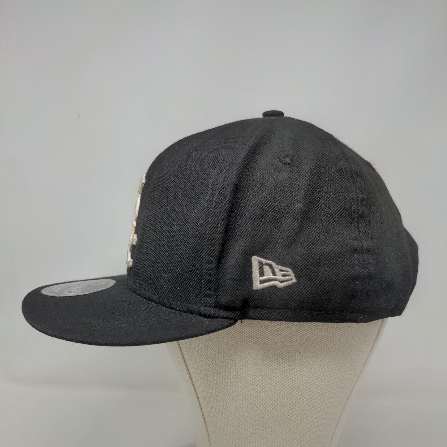 New Era 9Fifty Men's Snapback Hat Black Size M-L Chicago White Sox Logo Distress