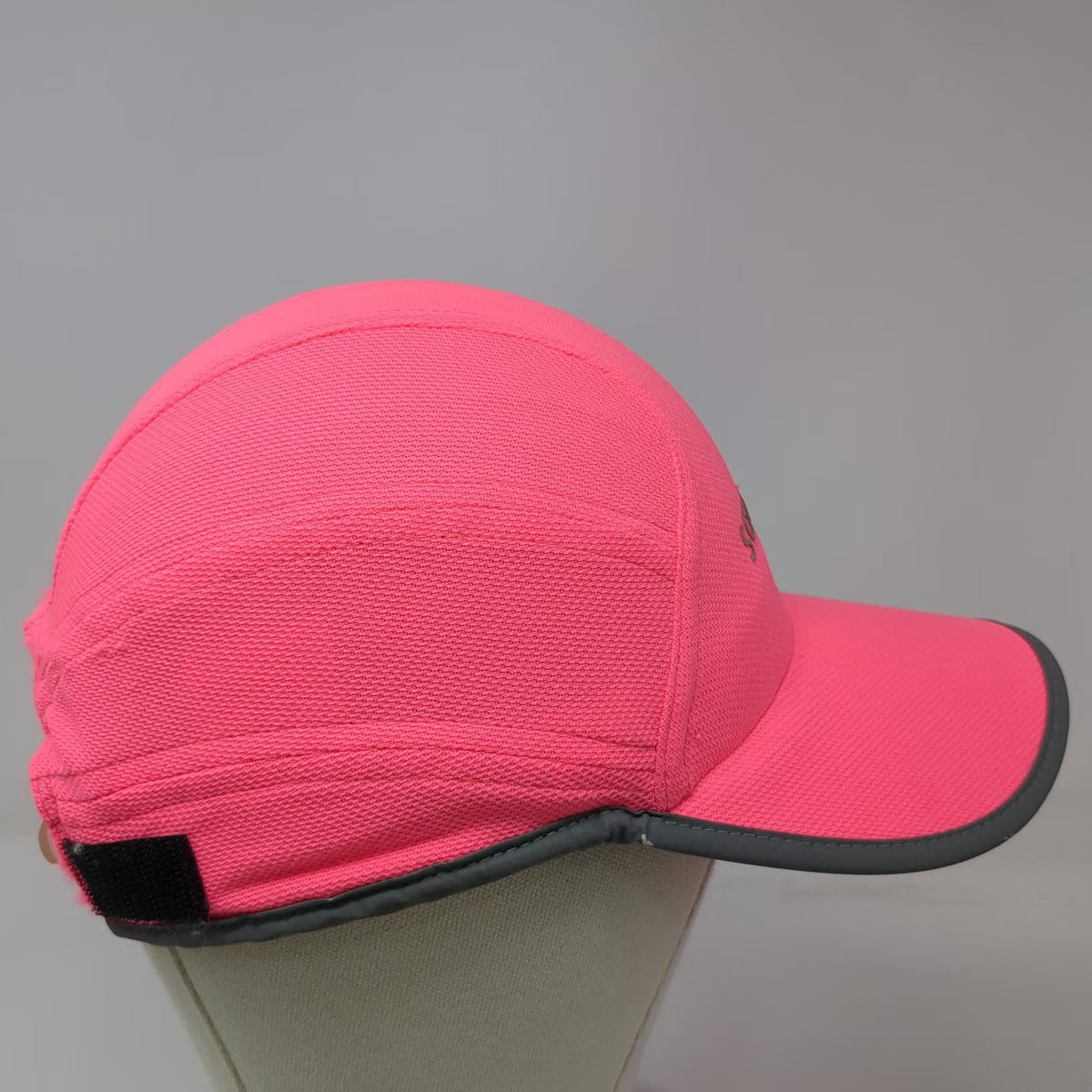 Saucony Baseball Cap Pink One Size Reflective Running Performance Strapback Hat