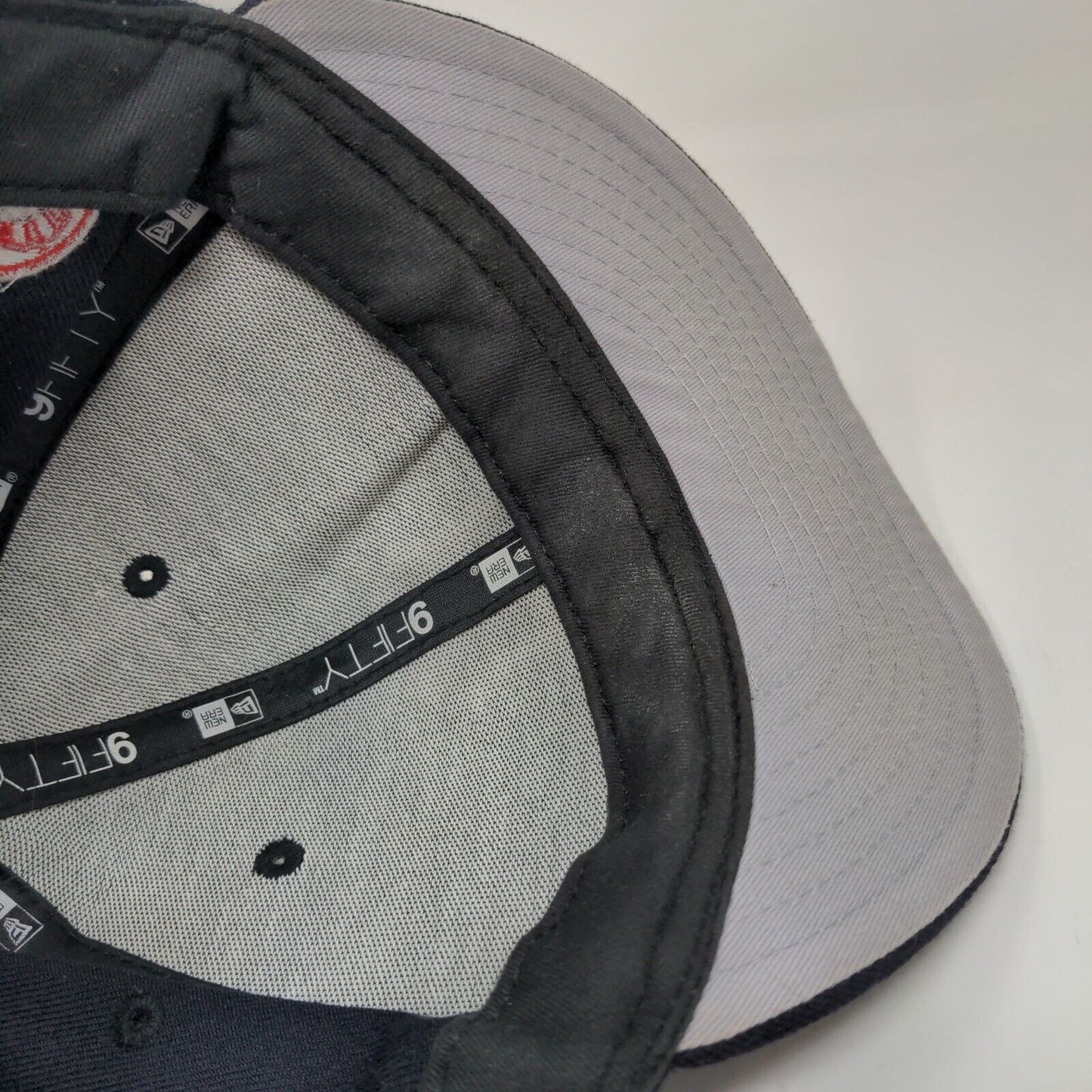 New Era Men's Snapback Hat Blue OSFM Embroidered New York Yankees Logo 9Fifty