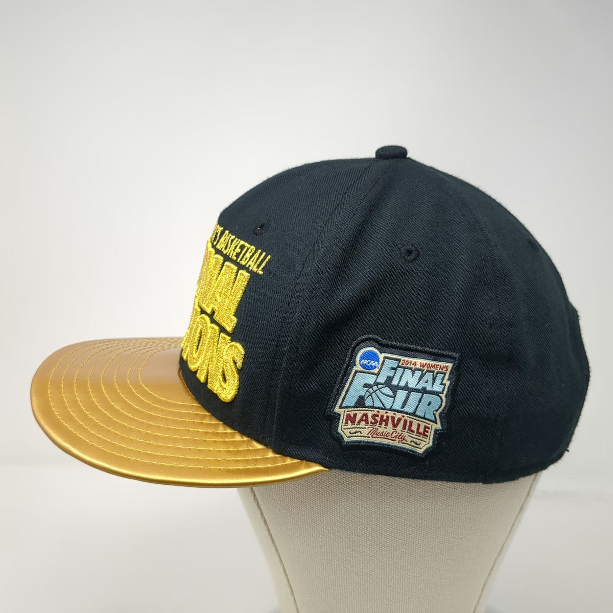 Nike UConn Huskies NCAA Snapback Black Gold One Size 2014 National Champions Hat