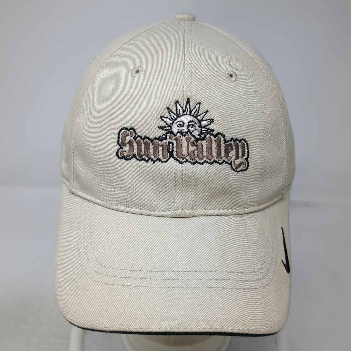 Nike Golf Baseball Cap Beige One Size Strapback Sun Valley Embroidered Logo Hat