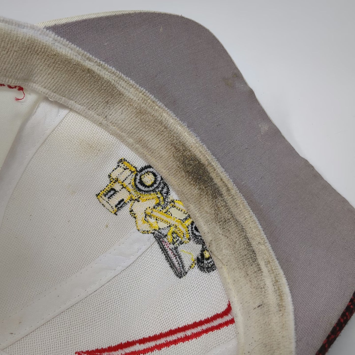 Kati Baseball Cap White Red Black Slag Ladling Astaris 1998-2000 Shark Tooth Hat