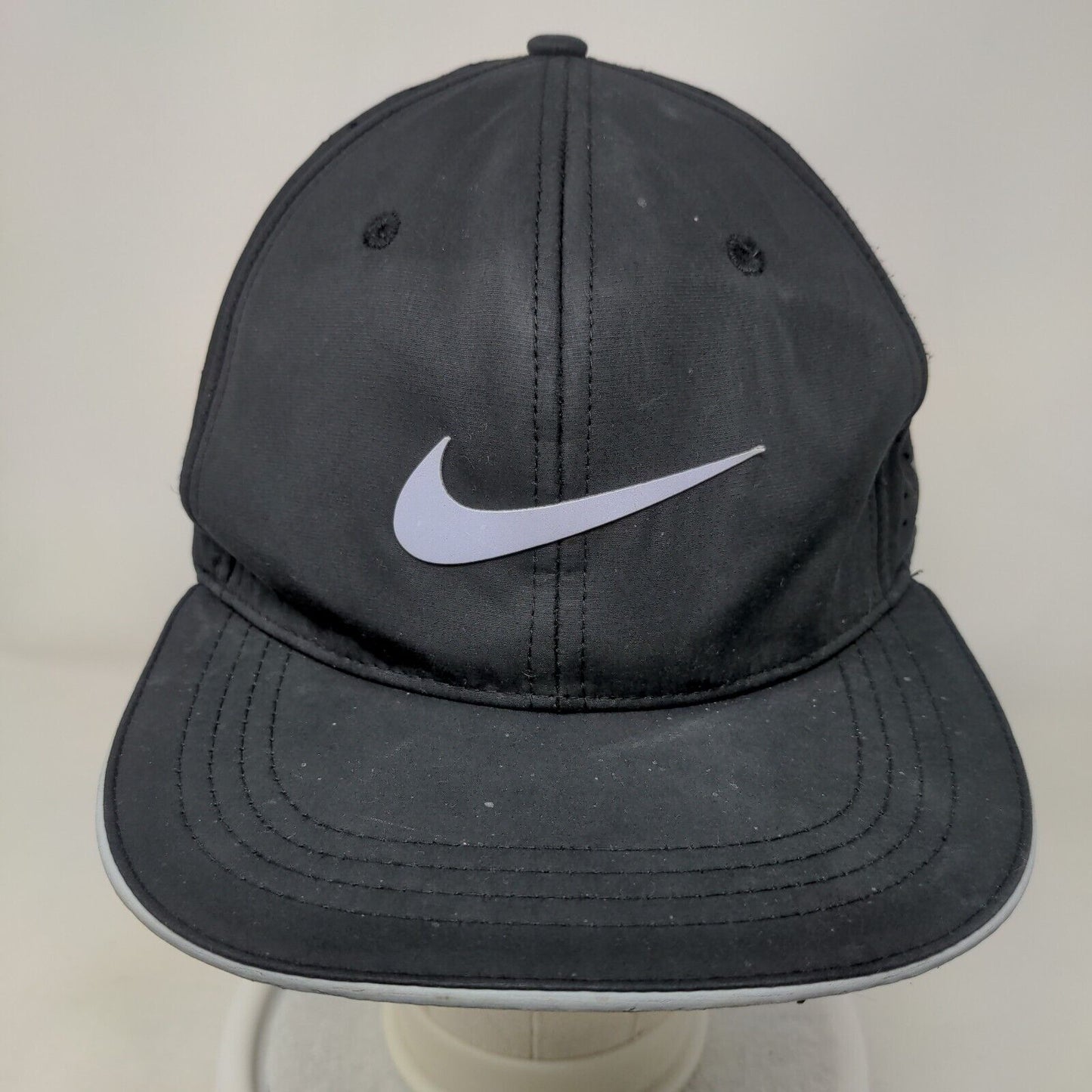 Nike Snapback Hat Black One Size Adjustable Breathable Mesh Swoosh Logo