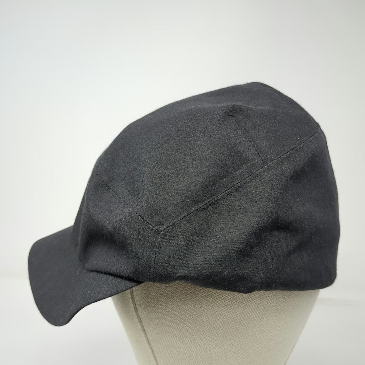 Arc'teryx Quanta Cap Gray L - XL Fitted Hat Red Logo Polyester Aramid Blend
